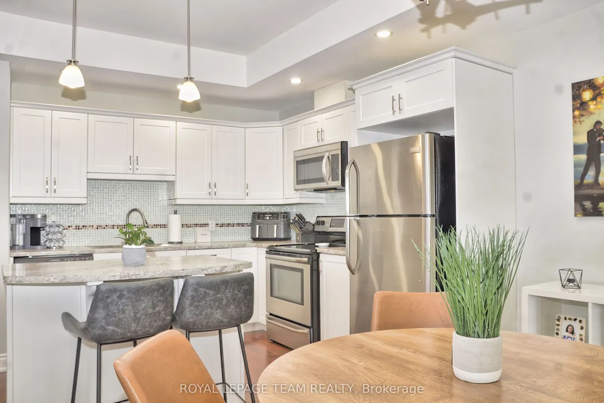 13A Centre Street, ON K6V 5S6