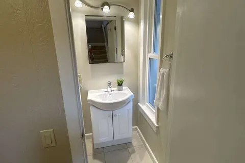 570 7th Street, ON N4K 3L6