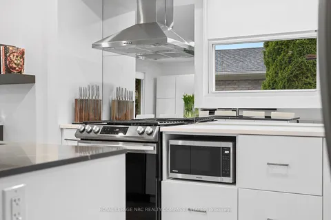 10 Belair Drive, ON L2N 6W5