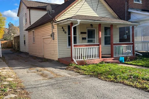 460 Driscoll Terrace, ON K9H 1T7