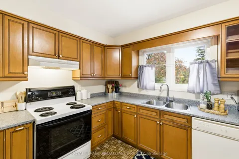 7 Centennial Drive, ON L1A 3S9