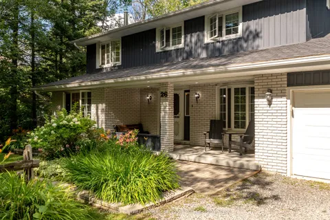 26 Helen Street, ON P1H 1H5