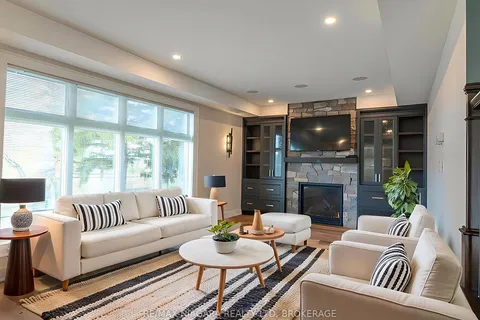 190 Oakdale Avenue, ON L2P 2K8