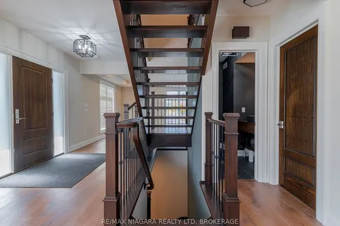 190 Oakdale Avenue, ON L2P 2K8