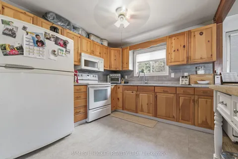 37103 Highway 17 Highway, ON K0J 2H0