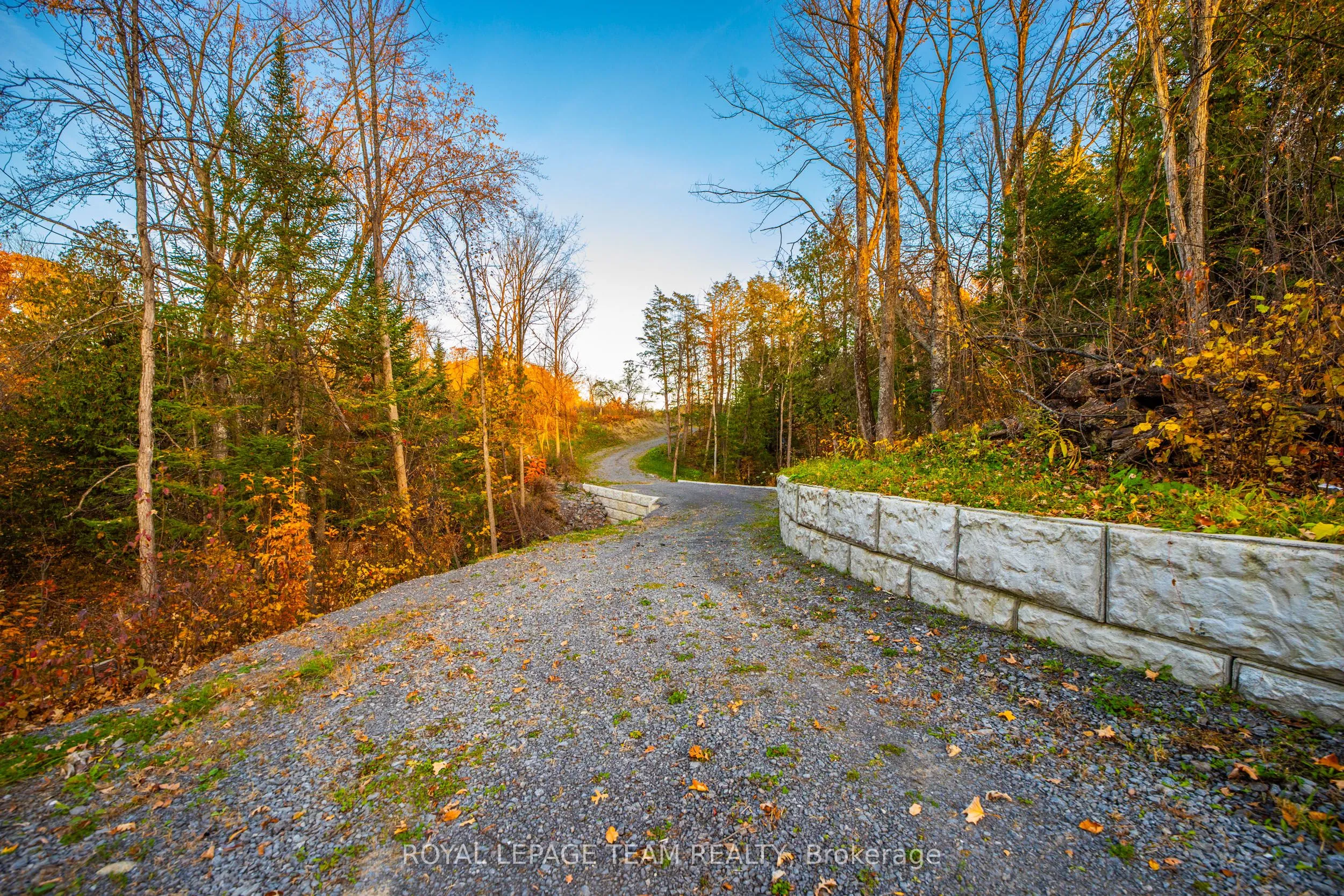 1201 Dunning Road, ON A1A 1A1