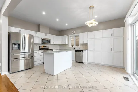 2014 Jasper Avenue, ON K1V 1Z5