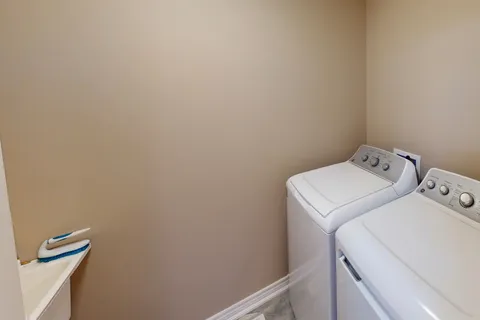 125 Clare Avenue, ON L3C 0B7