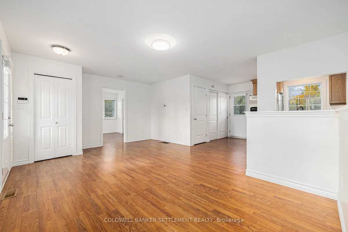 118 Bay Street, ON K7C 4K9