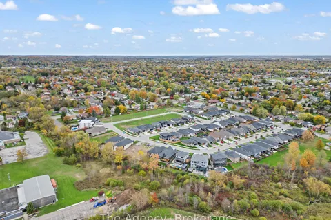 149 Willowbrook Drive, ON L3C 0G2