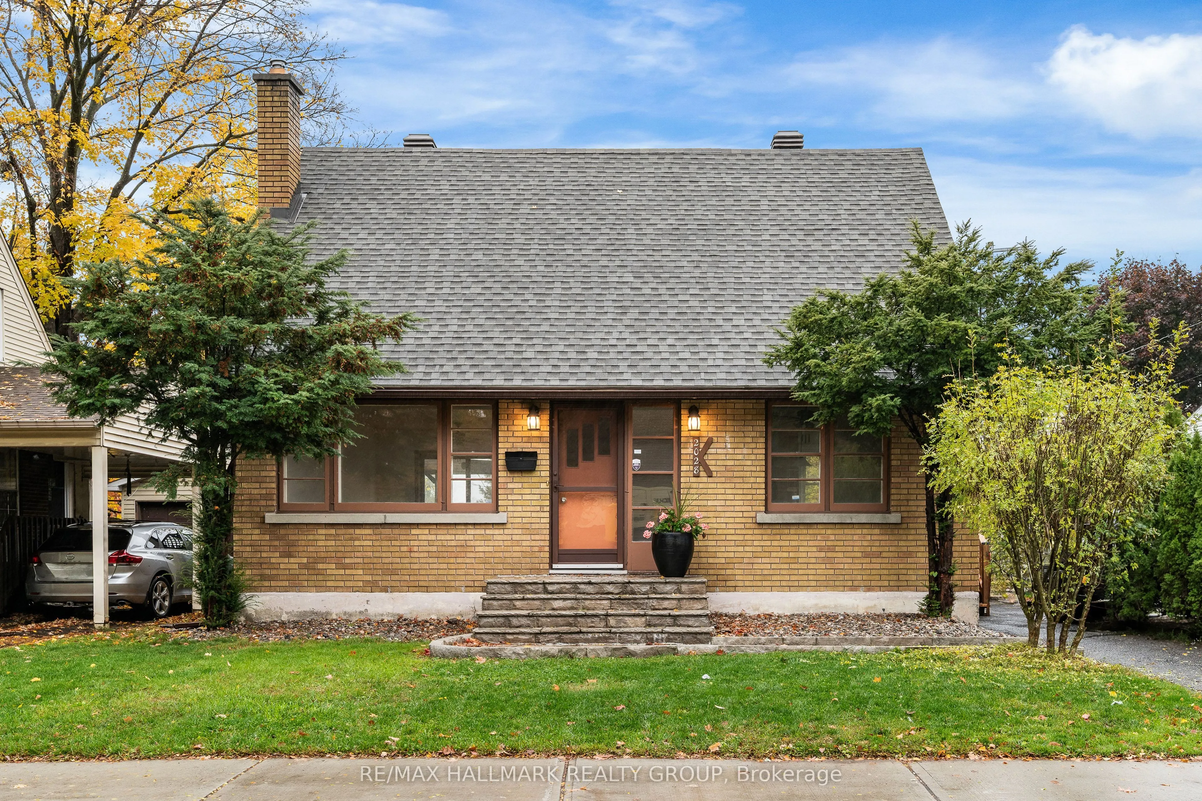 2028 OTHELLO Avenue, ON K1G 2A6