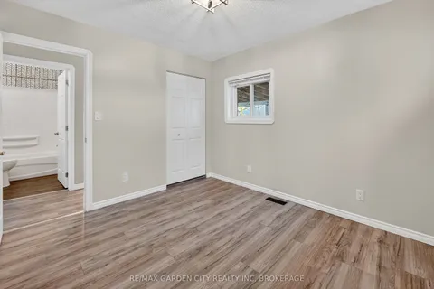 210 Wright Street, ON L3B 2K3