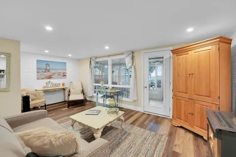 41 Andrew Crescent, ON N7A 3X8