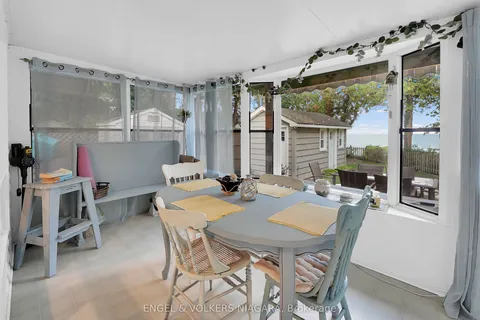 41 Andrew Crescent, ON N7A 3X8