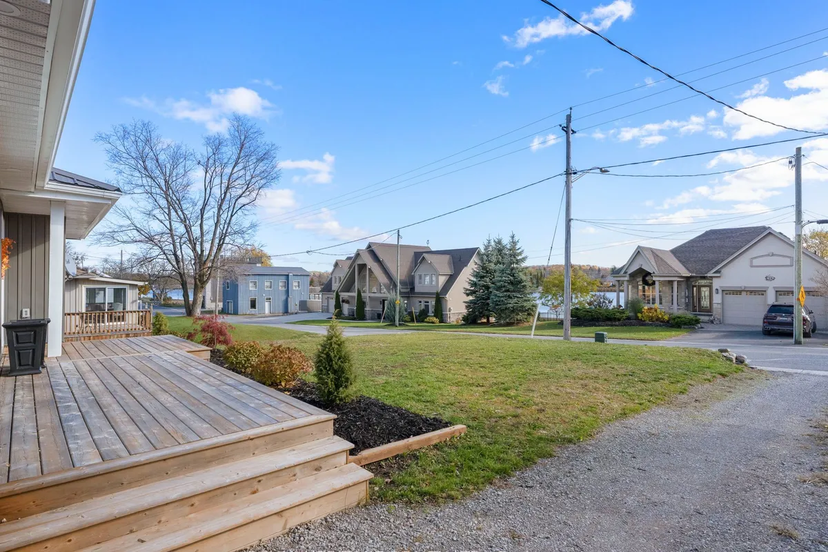 105 Front Street, ON K0L 1Y0