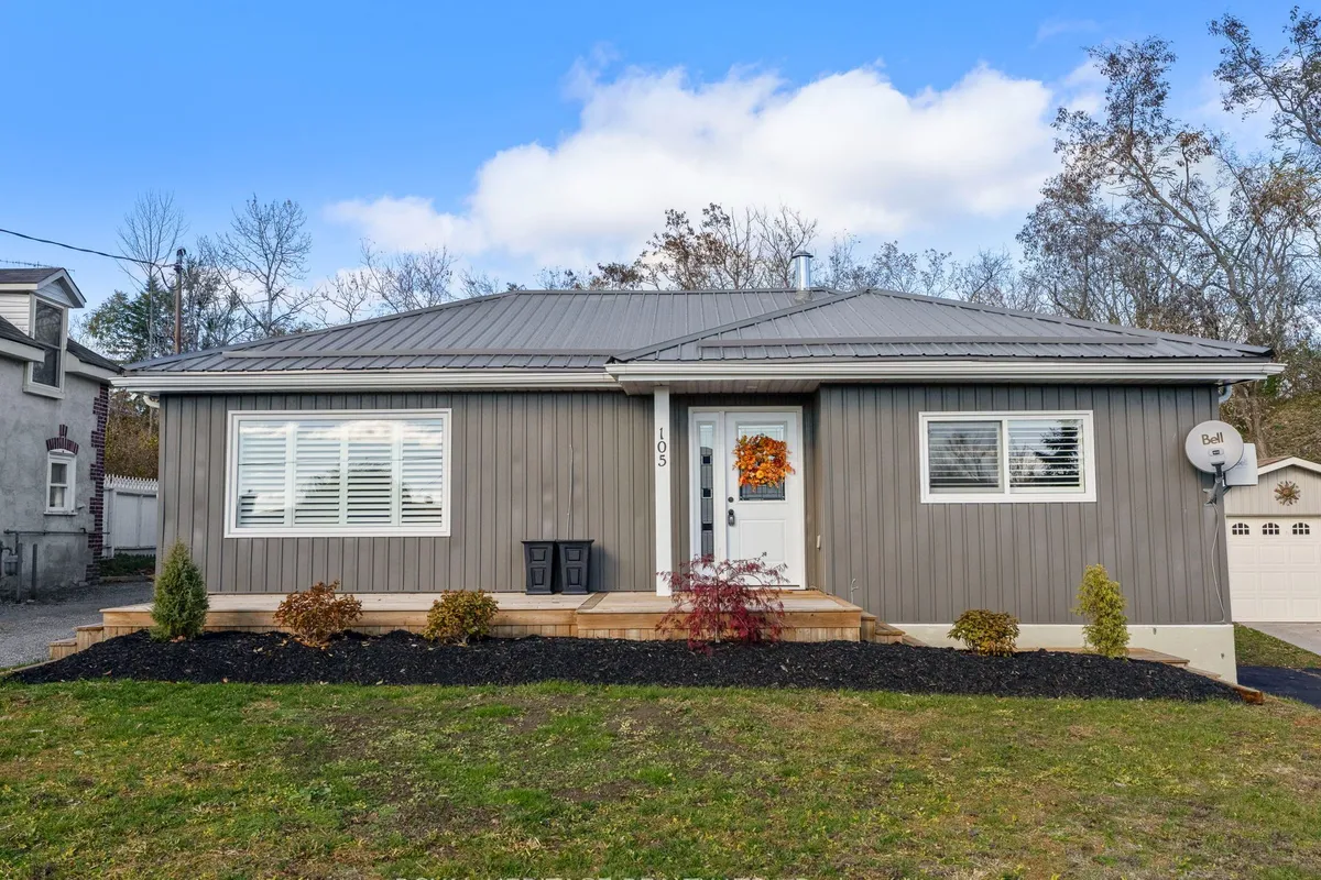 105 Front Street, ON K0L 1Y0