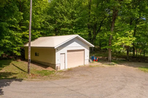 562 and 568 East Waseosa Lake Road, ON P1H 2J4