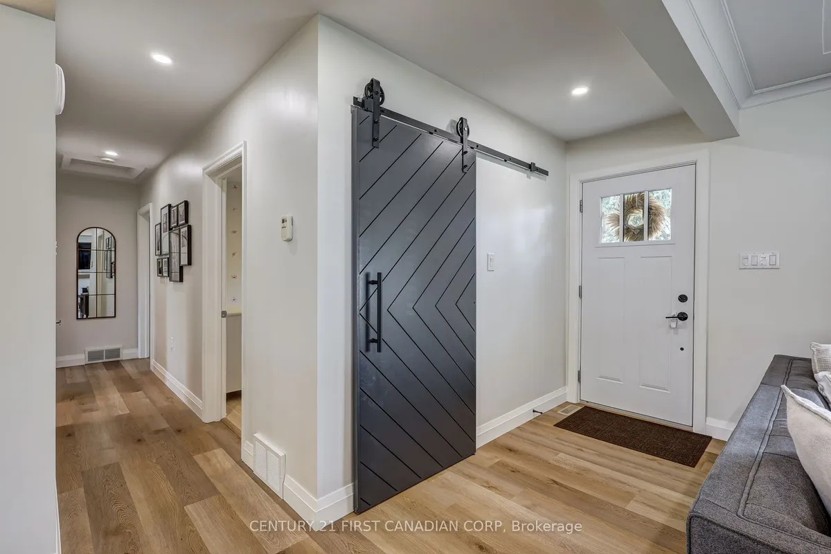 374 Glenrose Drive, ON N6K 2A8