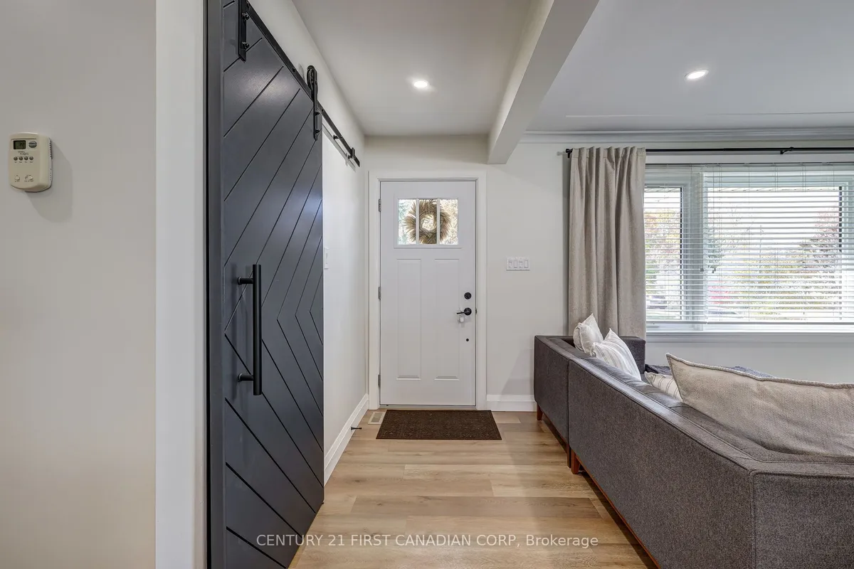 374 Glenrose Drive, ON N6K 2A8