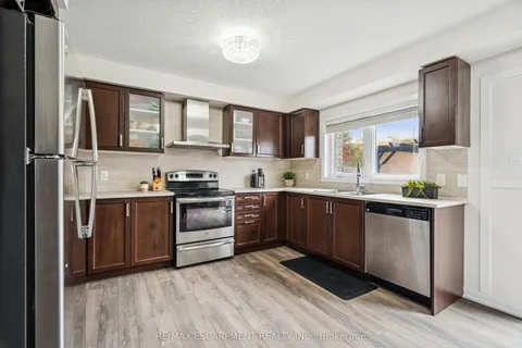 12 Crafter Crescent, ON L8J 0H6