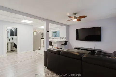 50 East 33rd Street, ON L8V 3T1