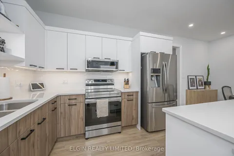 33 Evylean Court, ON N5P 3S6