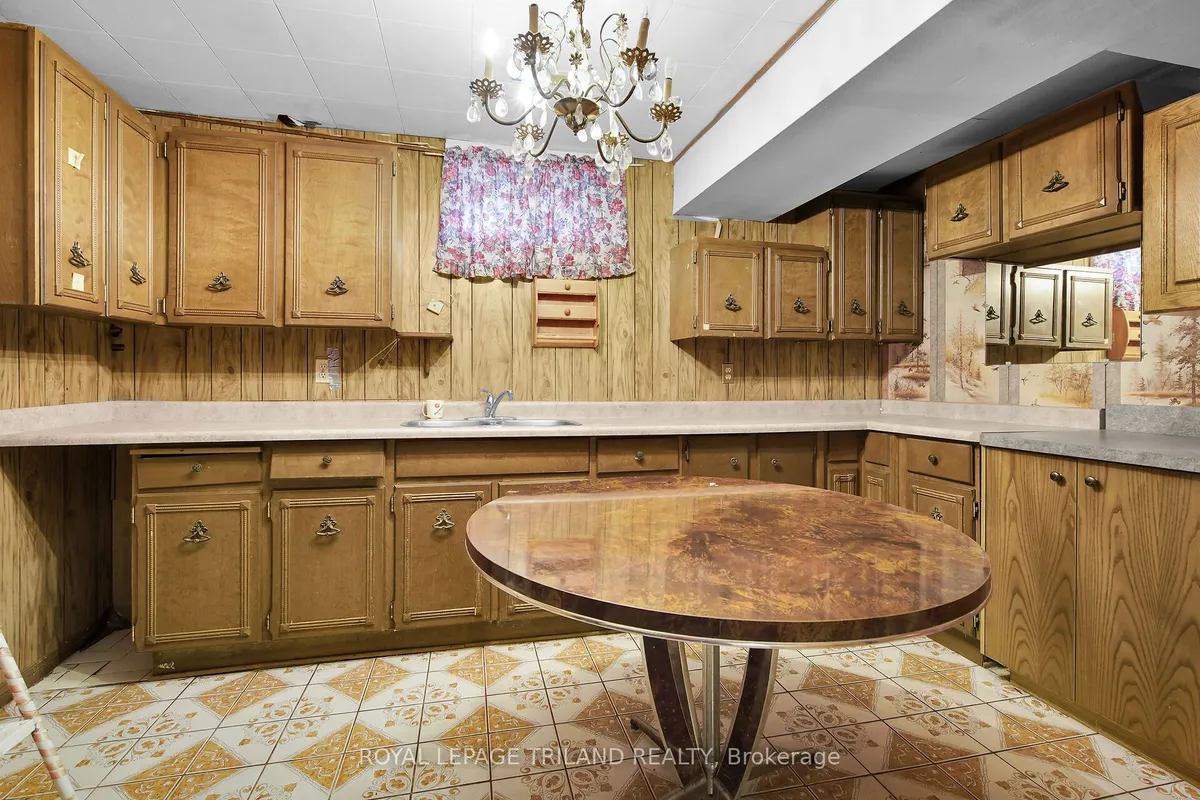 42 Applegreen Grove, ON N6J 4K4