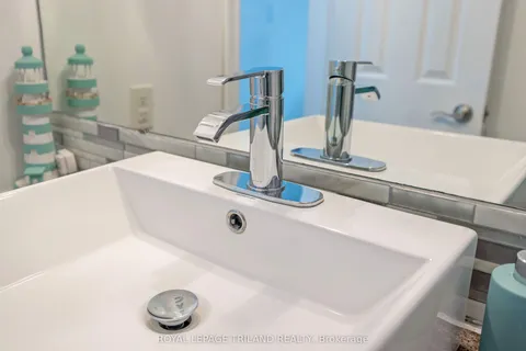 34 Confederation Drive, ON N5P 3Y6