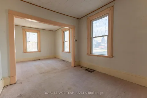 31 Daniel Street, ON K7S 2K6