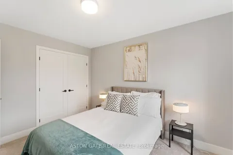 856 Moonrise Terrace, ON K2J 6T1