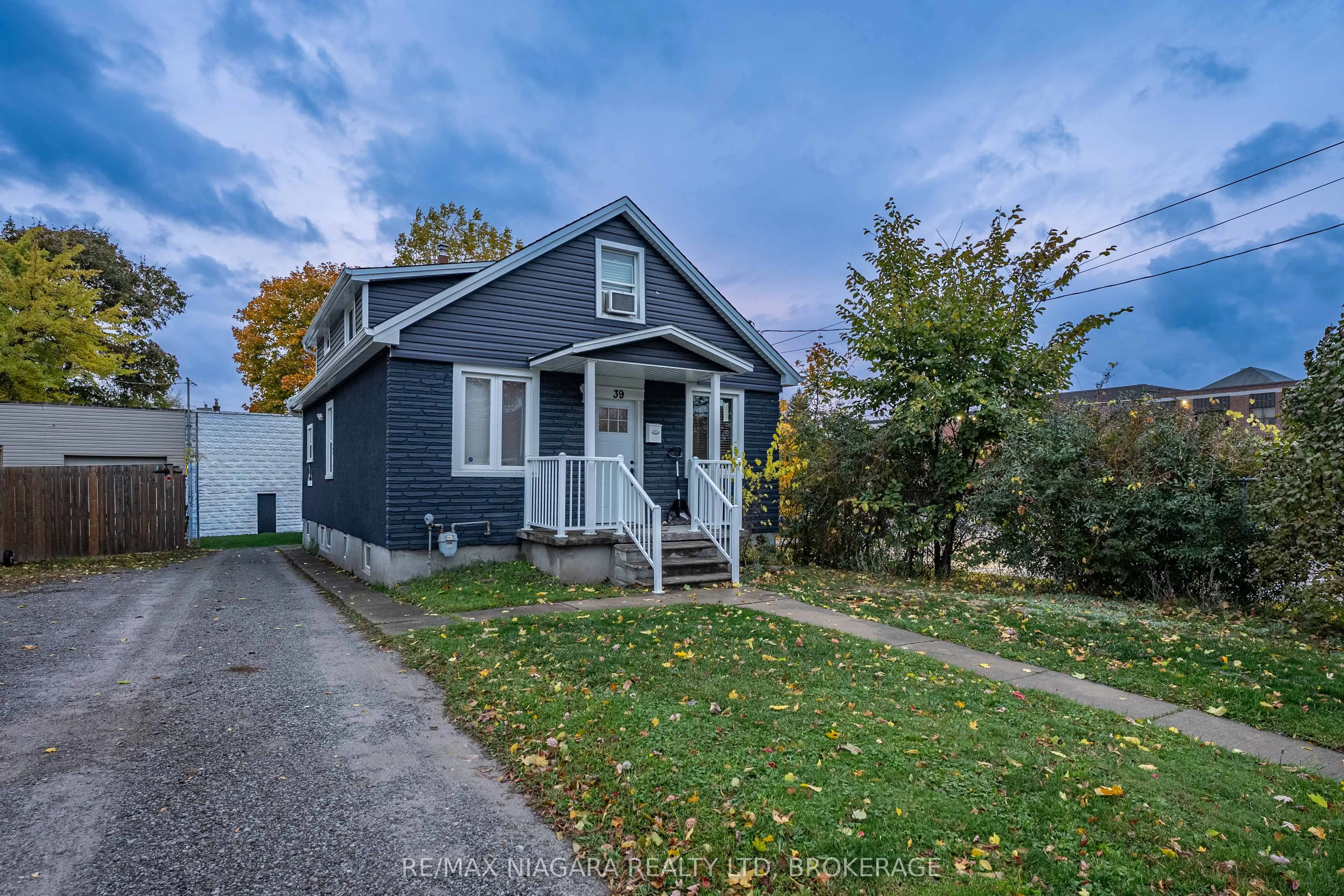 39 CARLETON Street, ON L2V 2A6