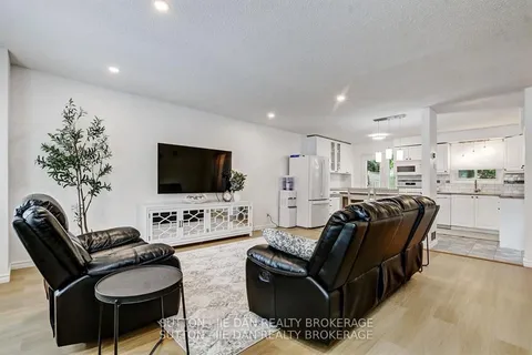 55 CONSTABLE Court, ON N6G 3N7