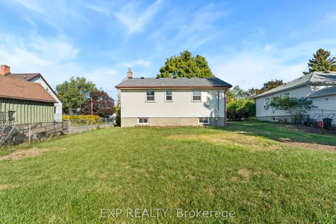 16 Valleyview Crescent, ON K8P 3G1