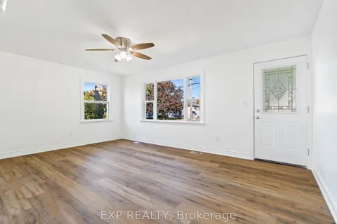 16 Valleyview Crescent, ON K8P 3G1