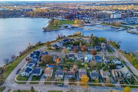 7 Wallace Street, ON K9H 1A8