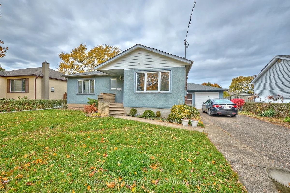 21 Silverdale Drive, ON L2M 3M9