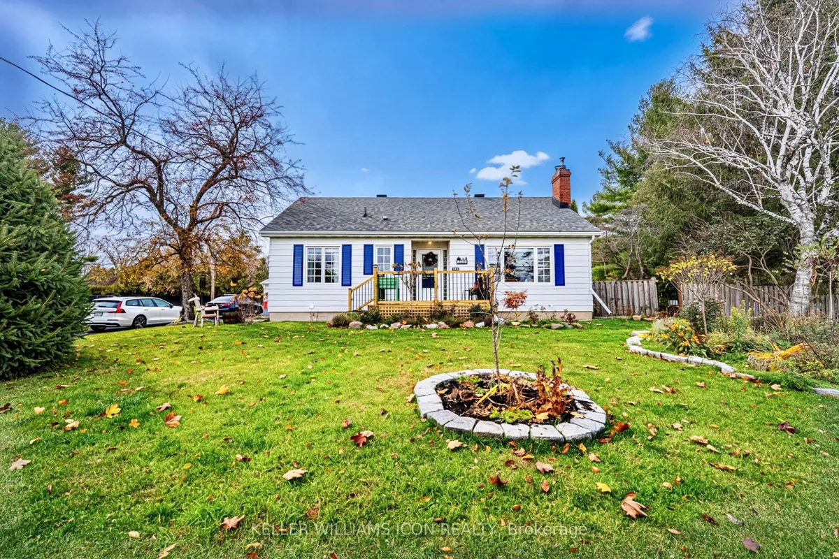 320 Donald B. Munro Drive, ON K0A 1L0