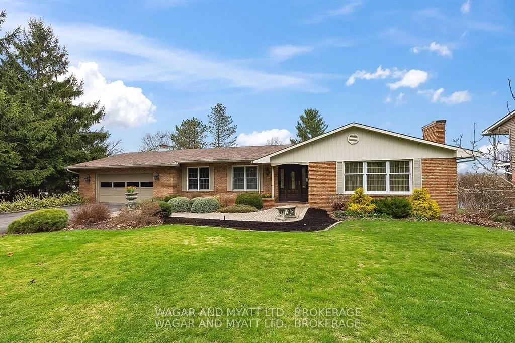 99 River Road, ON K7R 3H3