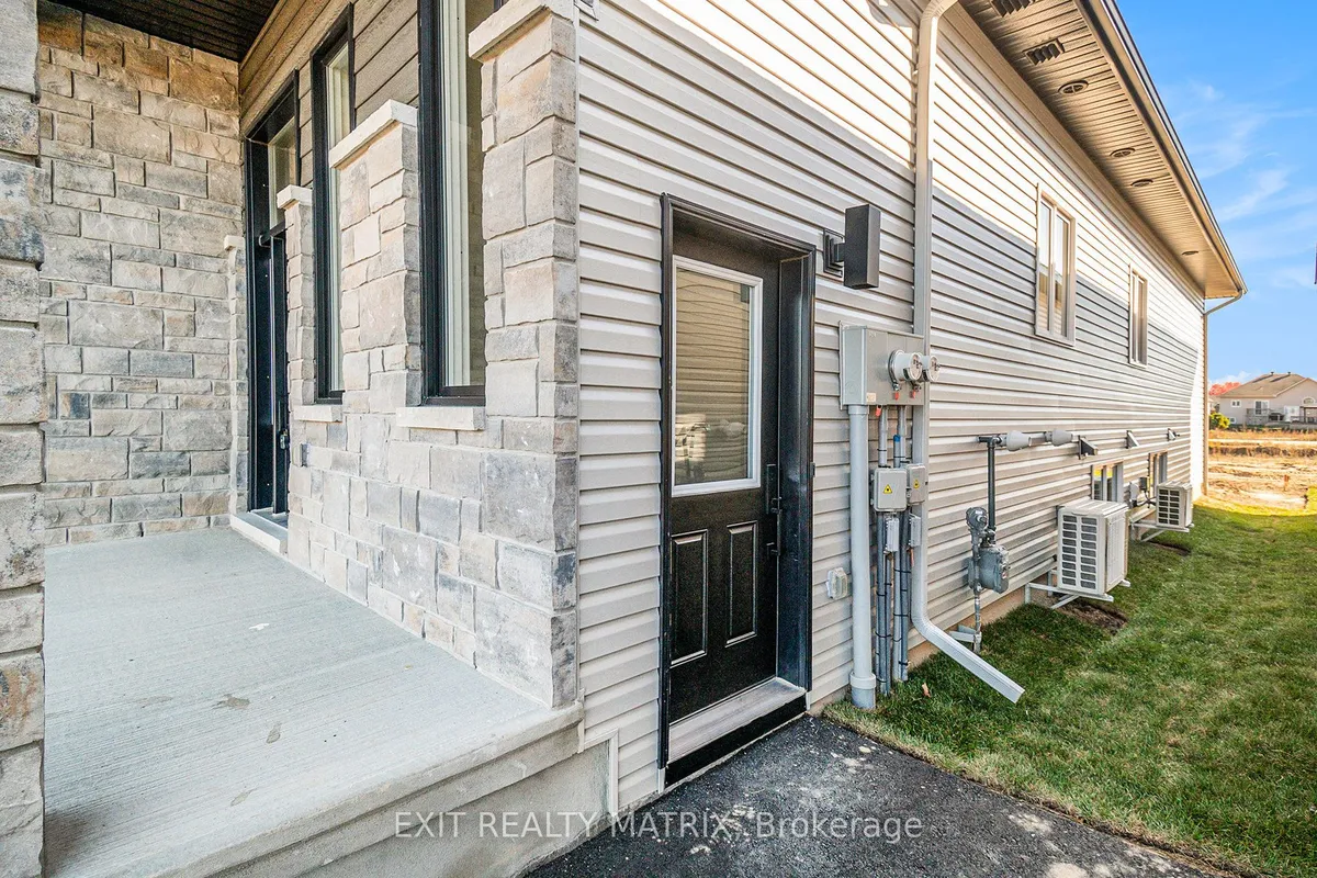 548 Regina Street, ON K0A 1W0