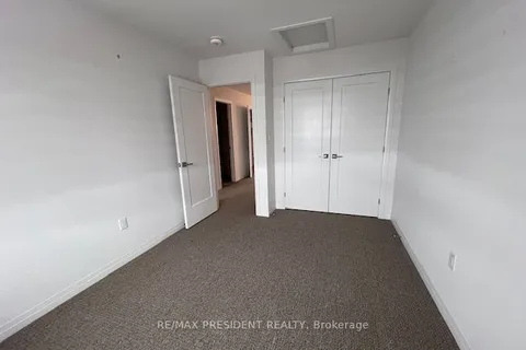 25 Greenwich Avenue, ON L8J 0L5