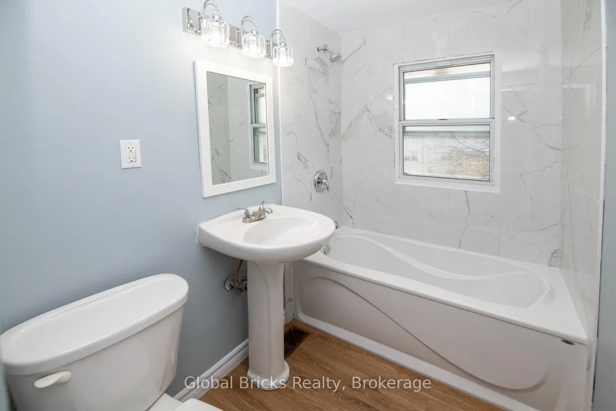 32 Wistow Street, ON N5V 1E1