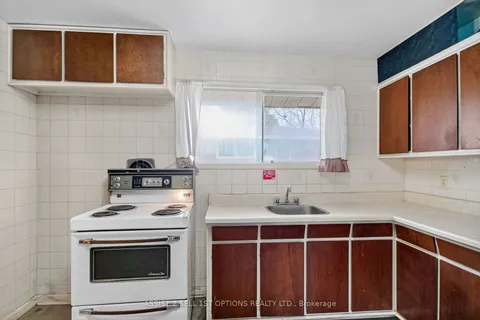 2096 Kingsley Road, ON K2C 2X5