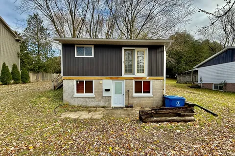 890 8th Avenue, ON N4N 3R7