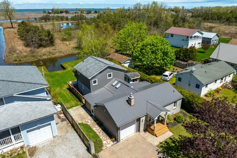 270 Erie Boulevard, ON N0E 1M0