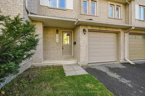 204 Greenridge Street, ON K1C 7R3