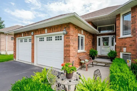 315 Woodward Avenue, ON K9L 1K2