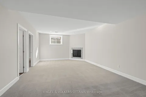 122 Helen Rapp Way, ON K1T 0N4