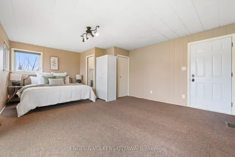 989 Connaught Avenue, ON K2B 5M7