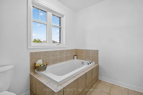 629 Sunburst Street, ON K1T 0L1