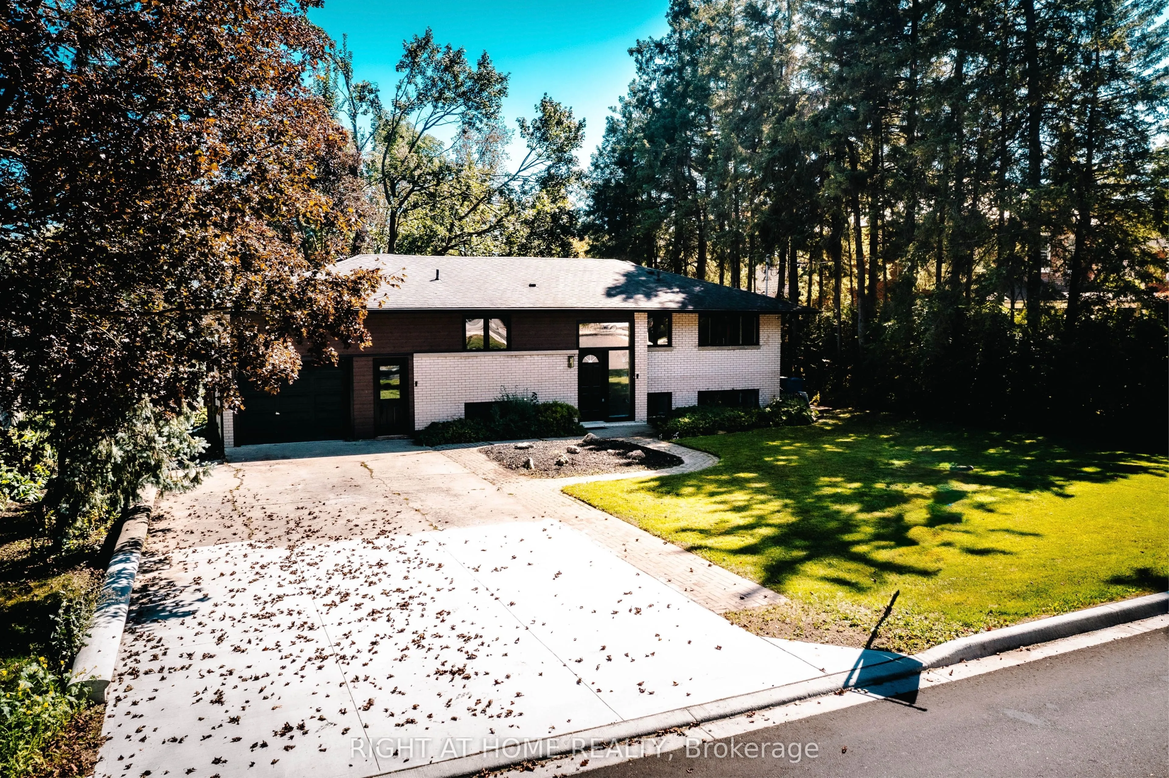 221 Victoria Street, ON N0C 1B0